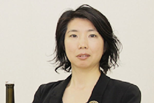 吉本桂子 氏