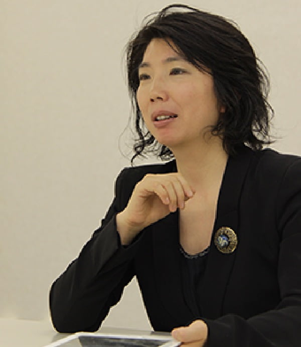 吉本桂子 氏